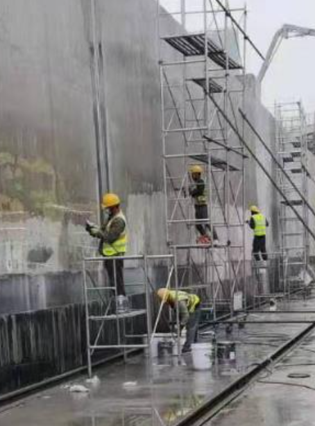 津南球场翻新地面是一个涉及